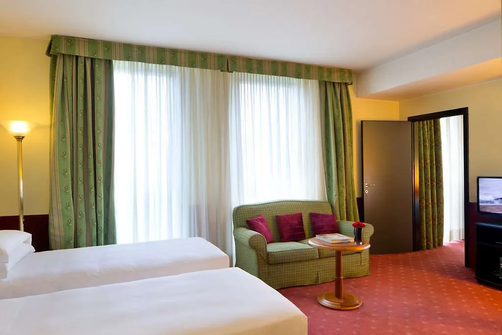 Starhotels Business Palace Milánó Szálloda