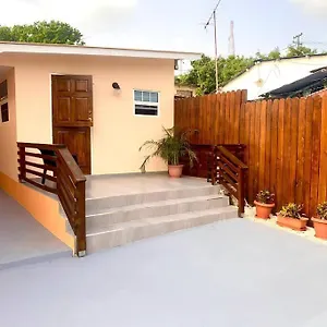 Cozy 1-bedroom Close To Center Apartamento Willemstad